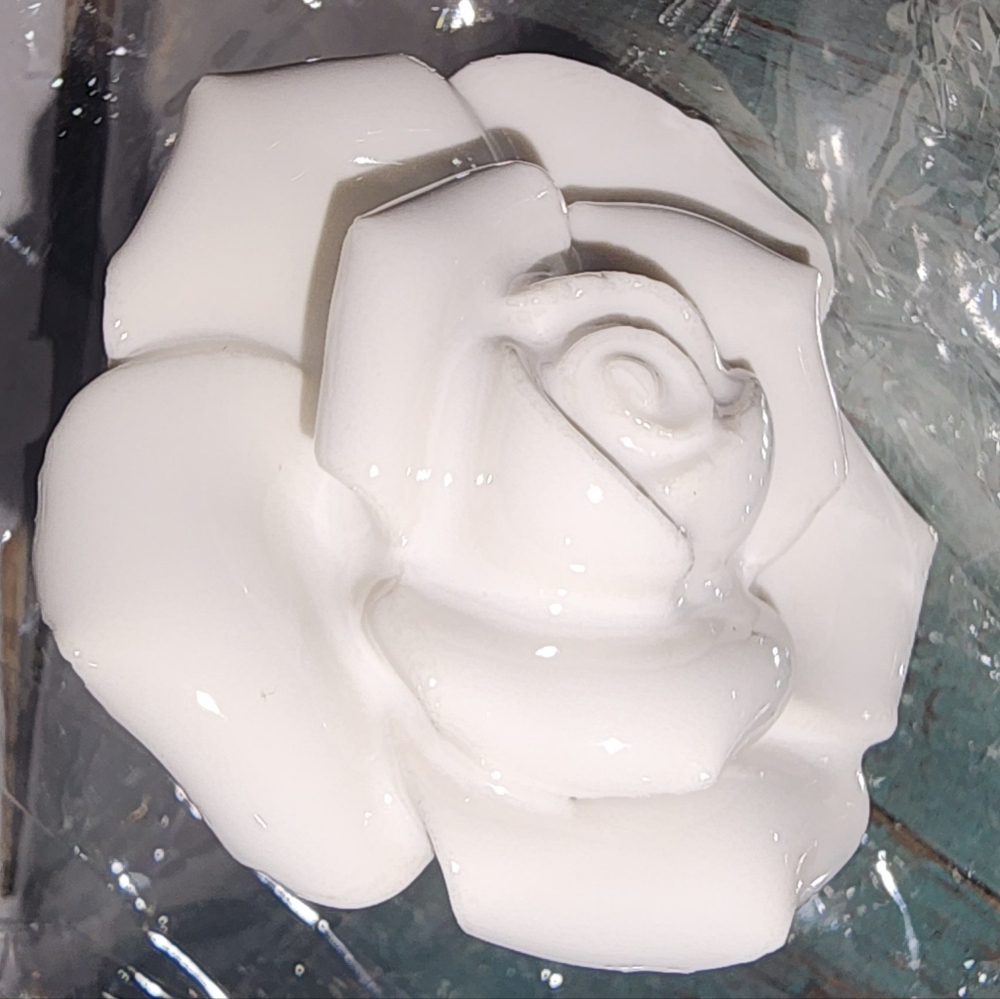 Set of 6 White Flower Drawer Pulls - Picture 2 of 5